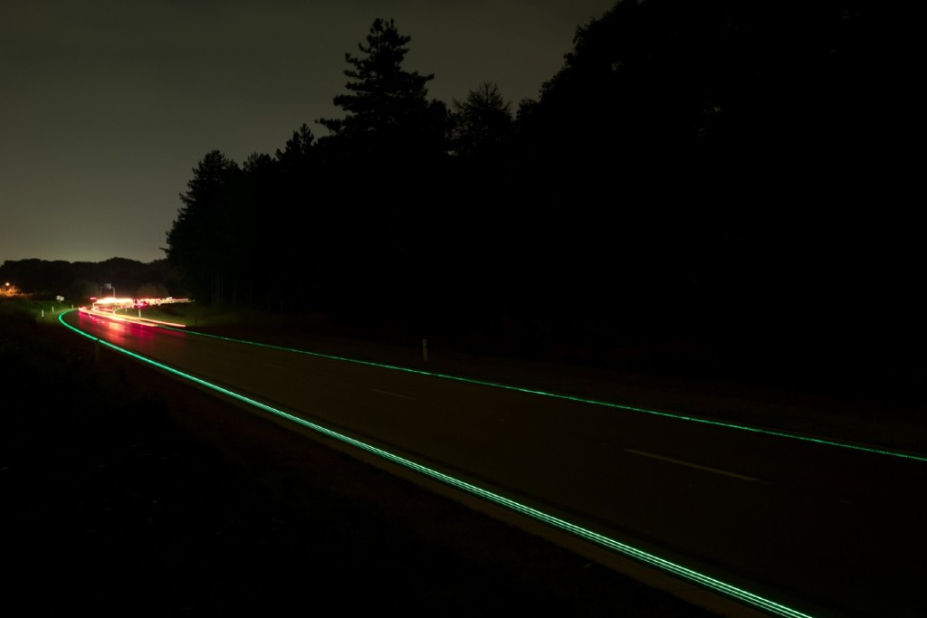 Smart Highway: Glowing Lines