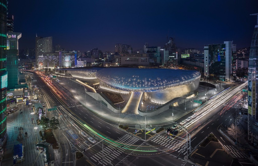 Dongdaemun Design Plaza, Seoul, South Korea (2007-2013). Photo credit: Zaha Hadid Architects. 