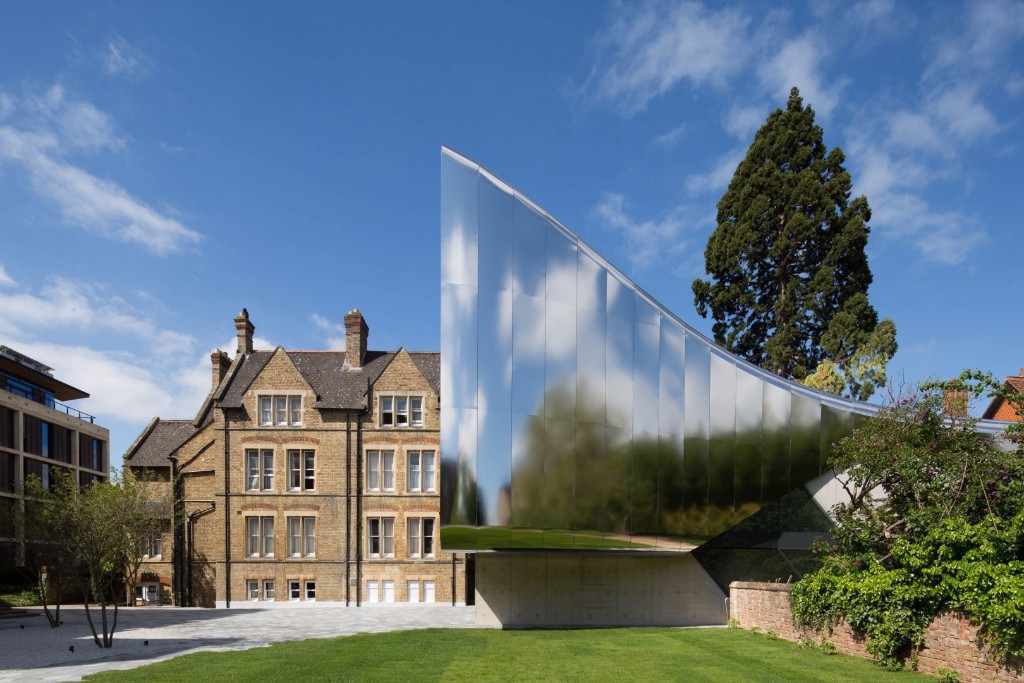 Investcorp Building, Oxford, UK (2013-2015). Photograph by Luke Hayes